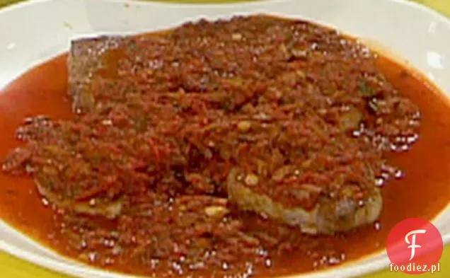 Kotlety wieprzowe po hiszpańsku z Chorizo i pieczonym sosem z czerwonej papryki i zieloną fasolką