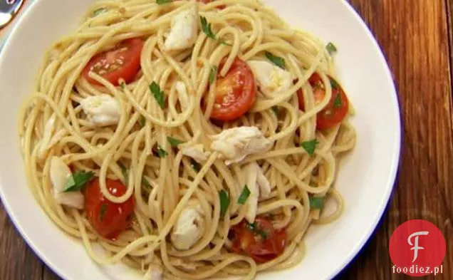 Spaghetti pomidorowo-krabowe