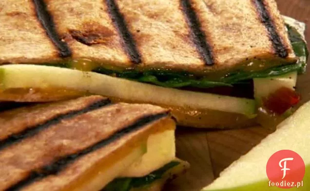 Wędzony Cheddar i Quesadilla jabłkowa