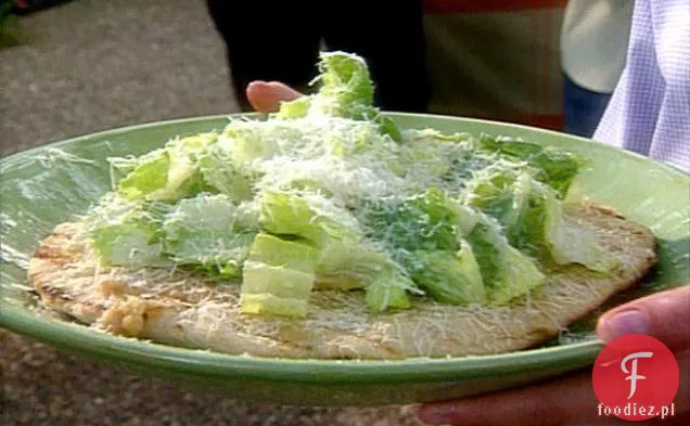 Piadyna z sałatką Cezar i pastą z pieczonego czosnku