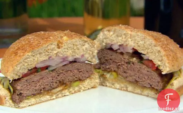 Hamburgery Masala z pikantnym sosem tamaryndowca i czerwoną cebulowo-miętowym smakiem