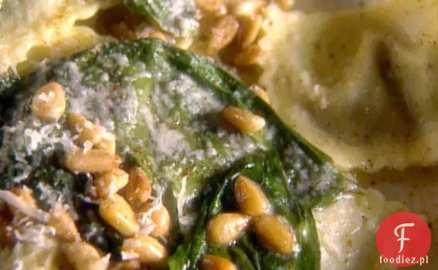 Ravioli z dzikich grzybów z masłem i sosem Parmezanowym