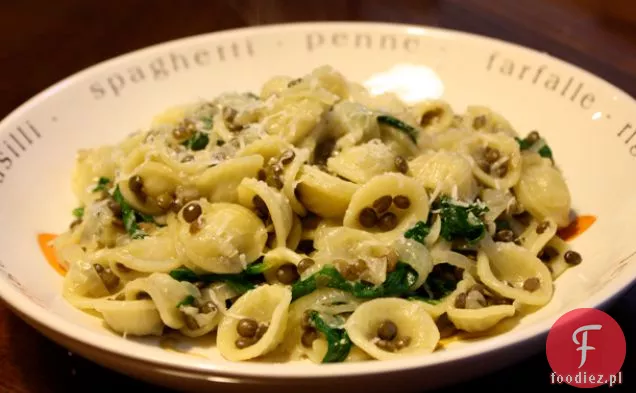Kolacja: Orecchiette z soczewicą, cebulą i szpinakiem