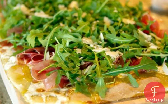 Figowo-Prosciutto Pizza z rukolą
