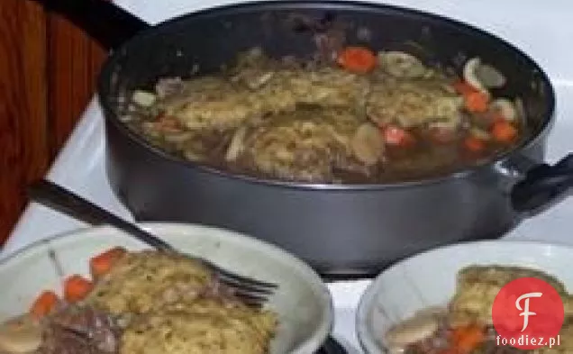 Gulasz wołowy z pierogami