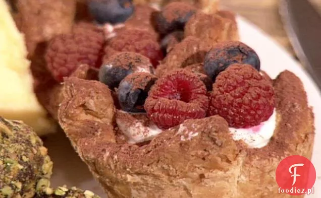 Tarta migdałowa z malinami i jagodami