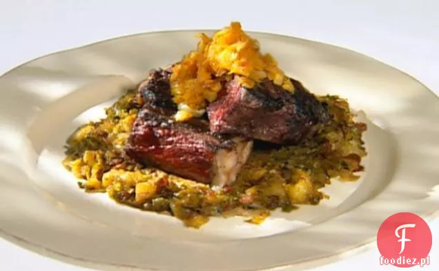 Mini wyzwanie: Grillowany stek z New York Strip z Tennessee Pijana duszona brukselka i boczek Hash i pikantny karaibski cytrusowy cynamonowy Chutney