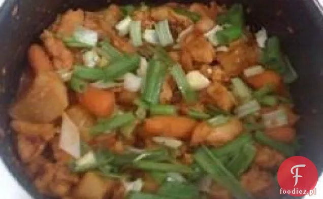 Koreański pikantny kurczak i ziemniaki (Tak Toritang)