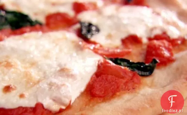 Pizza Margherita z wódką sos pomidorowy