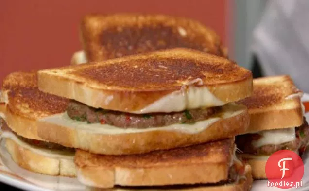 Garlicky Patty topi się z Provolone