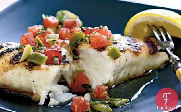 Halibut z grillowanym pomidorem i oliwkowym smakiem