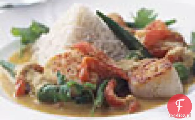 Przegrzebki, Okra i pomidory w kokosowym sosie Curry