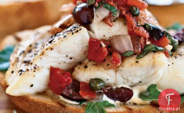 Kanapki Halibut z grillowaną salsą Puttanesca