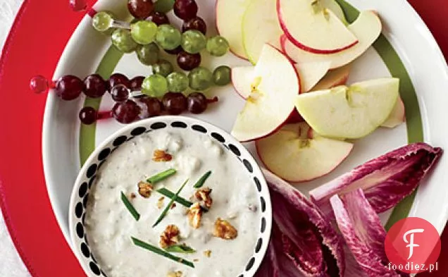 Dip z niebieskim serem i orzechami z Waldorf Crudités