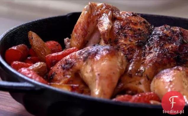 Kurczak maślany z pieczonymi warzywami korzeniowymi i sosem z patelni