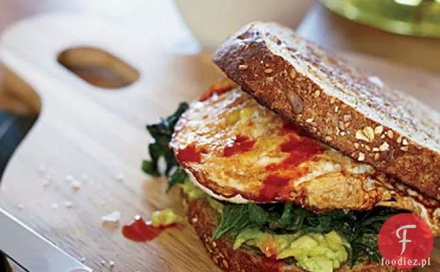 Kanapka jajeczna z musztardą i awokado