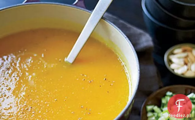 Smażone pasztety z kurczaka z sałatką grecką