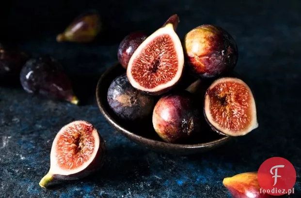 Grillowane figi z ricottą i melasą lub roztopioną czekoladą