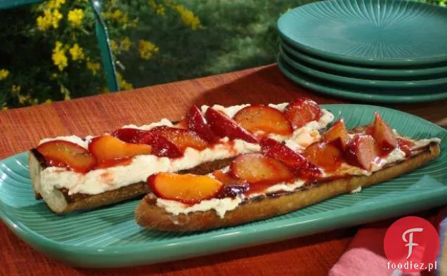 Karmelizowana Śliwka-Ricotta - Czarny Pieprz Crostini