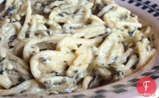 SOS szpinakowy Alfredo (lepszy niż Olive Garden®)