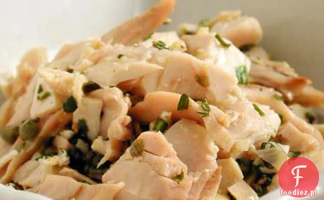 Letnia sałatka z kurczakiem z ziołami ogrodowymi
