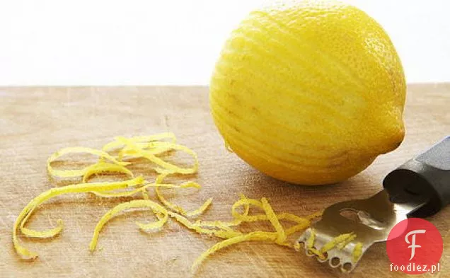 Sałatka z halibuta z orzo i czarnymi oliwkami