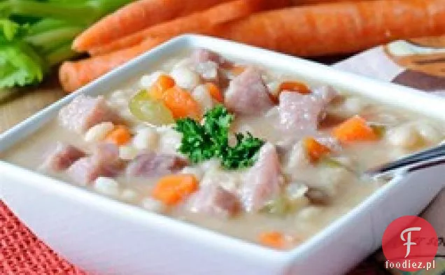 Zupa fasolowa z szynką