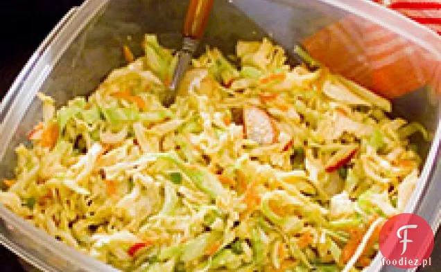Konfetti Slaw Z Pikantnym Sosem Orzechowym