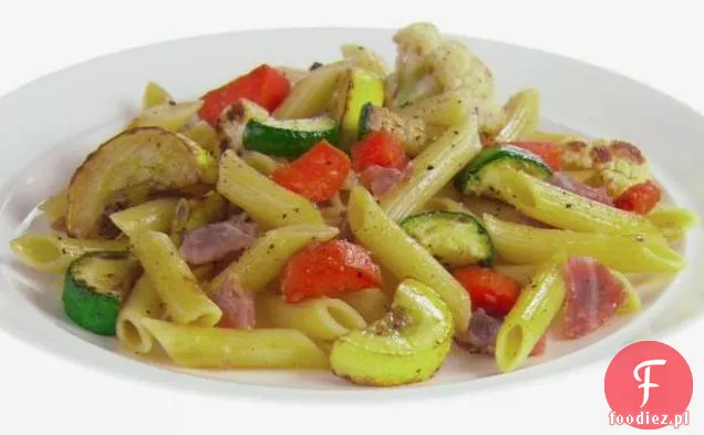 Penne z pieczonymi warzywami i Prosciutto