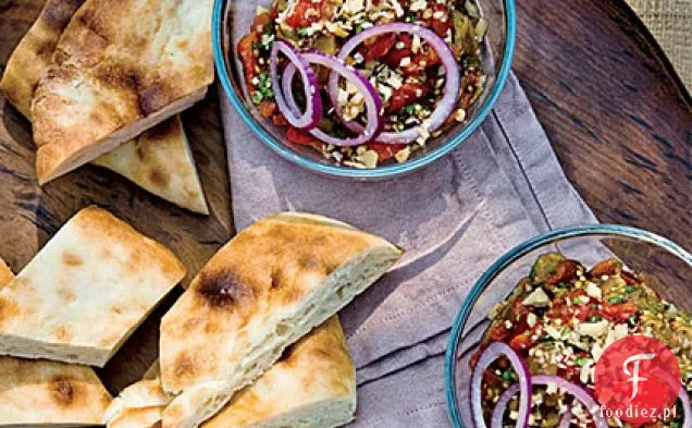 Sałatka z grillowanego bakłażana z orzechami włoskimi