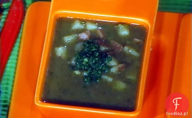 Obfita zupa z soczewicy z szynką i ziemniakami