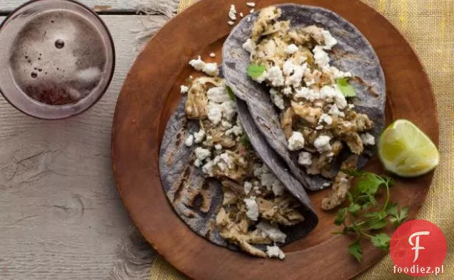 Pokrojony kurczak i Tomatillo Tacos z queso Fresco