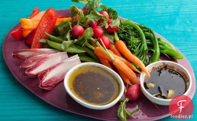 Crudite z oliwą z oliwek i balsamicznym