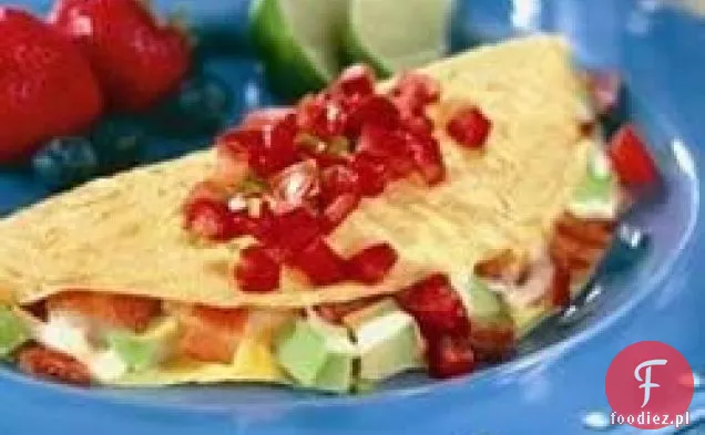 Omlet z boczkiem, awokado i serem
