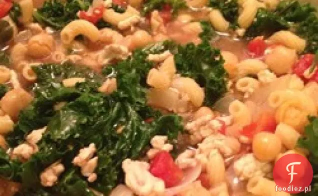 Zupa z fasoli i kapusty indyczej z makaronem