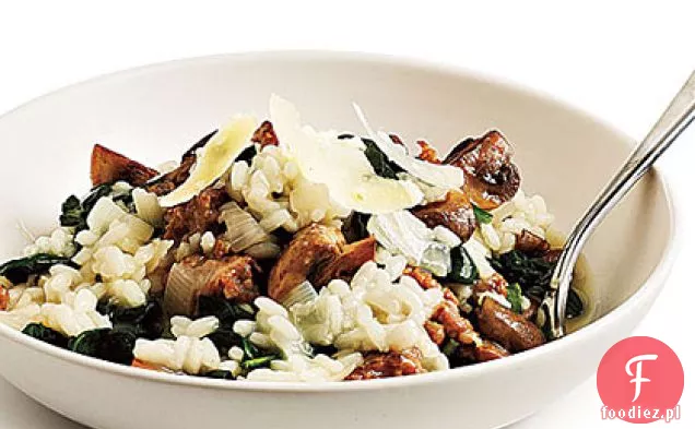 Risotto z kiełbasą i szpinakiem