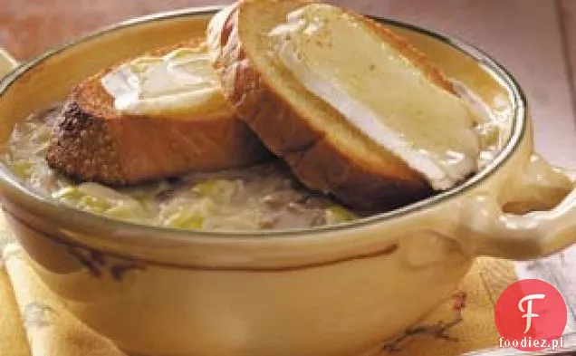 Zupa z pora z grzankami Brie