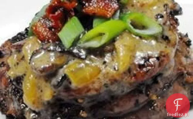 Filet Mignon z sosem śmietanowym z boczku
