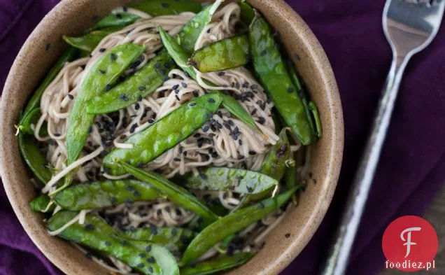 Pieczony Groszek I Makaron Soba Z Sosem Miodowo-Sojowym