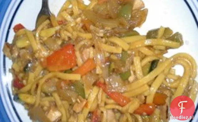 Chicken Chow Mein (Styl Zachodnioindyjski)