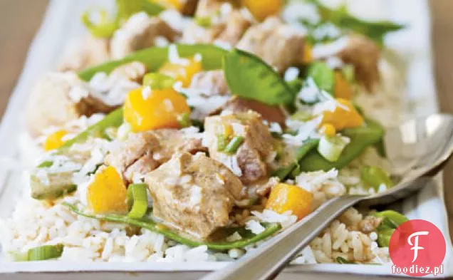 Kokosowa Curry wieprzowina, groszek śnieżny i mango Stir-Fry