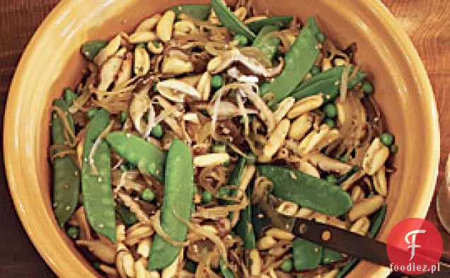 Sałatka Z Sezamu, Groszku Śnieżnego I Makaronu Shiitake