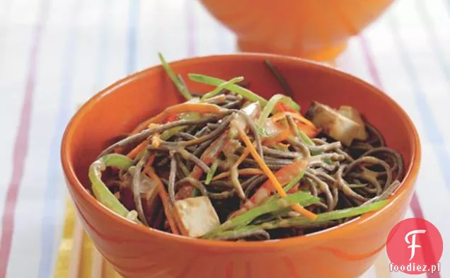 Sałatka Z Makaronem Z Sosem Orzechowym