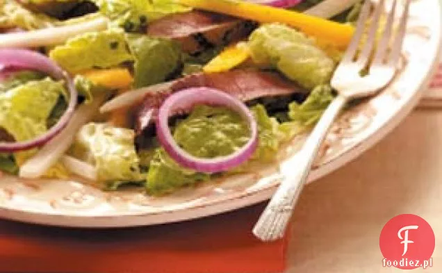 Sałatka z grillowanego steku z owocami