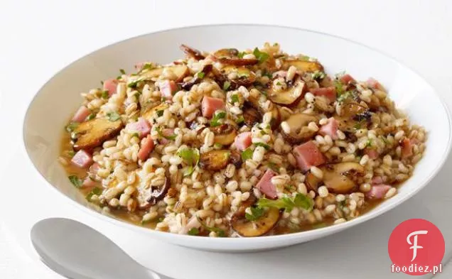 Risotto jęczmienne z szynką i grzybami