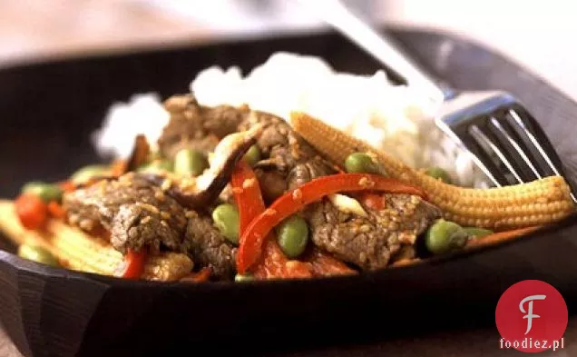 Sezam wołowina i Azjatyckie warzywa Stir-Fry