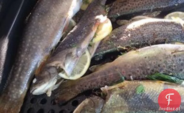 Cały Grillowany Pstrąg