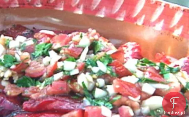 Pieczona czerwona papryka: Salsa Criolla z ogniskiem