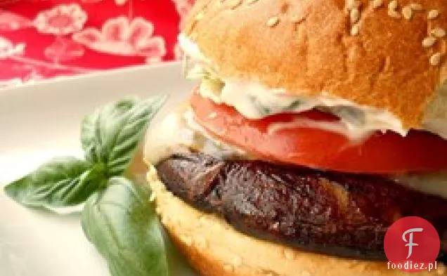 Grillowany Portobello z kanapką z majonezem bazyliowym