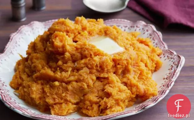 Tłuczone słodkie ziemniaki z pomarańczową esencją